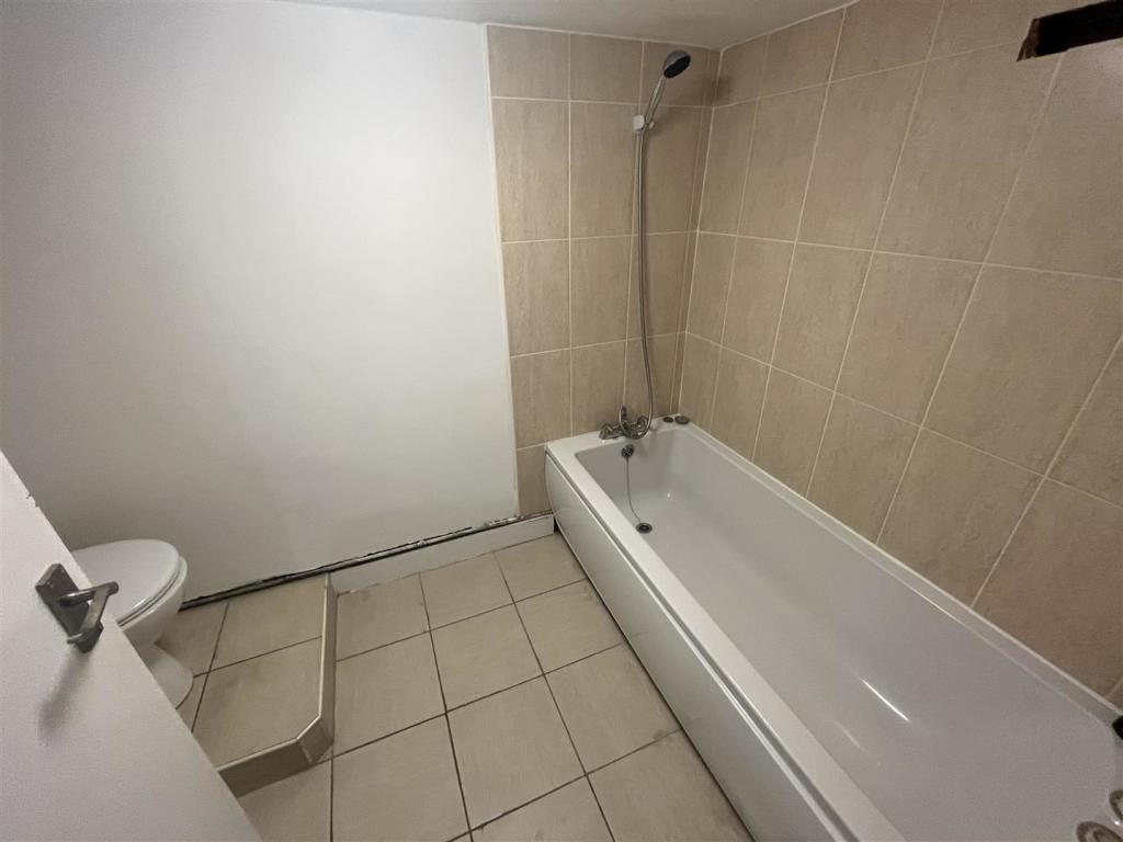 Lower Ground Floor Bathroom.jpg