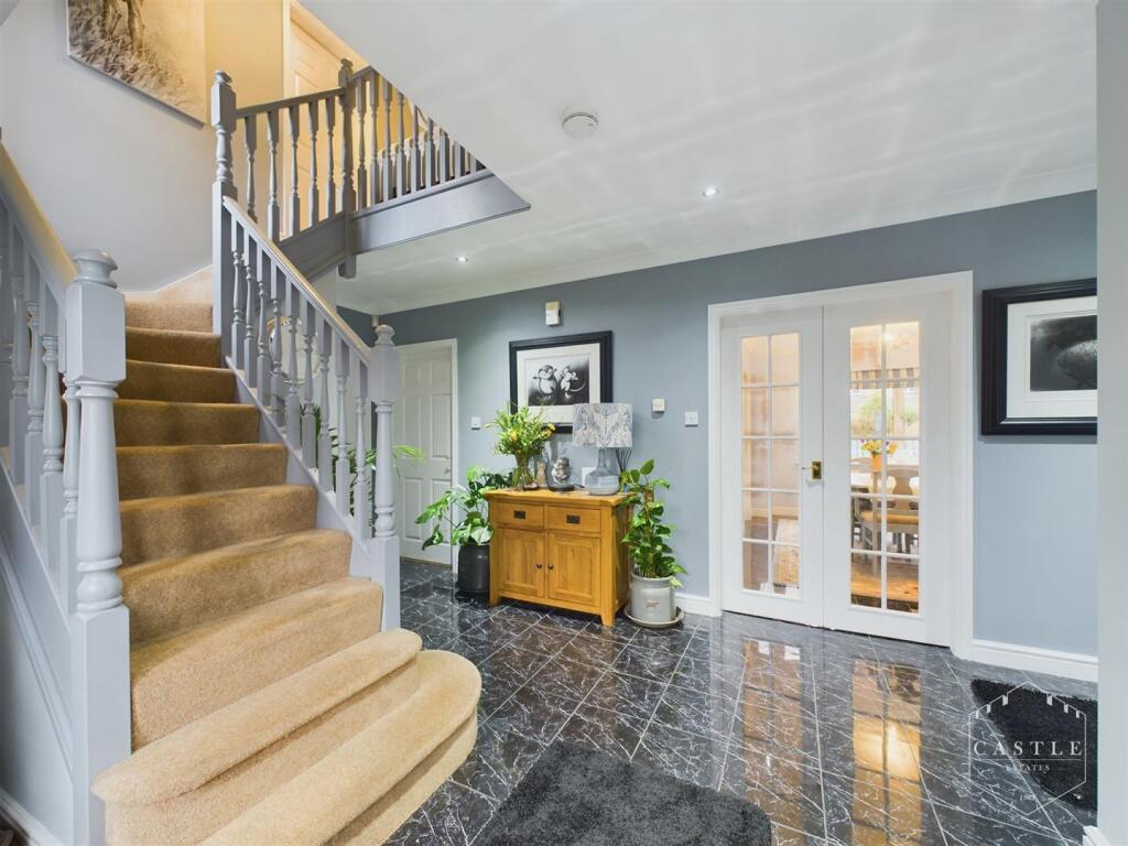 ENTRANCE HALL