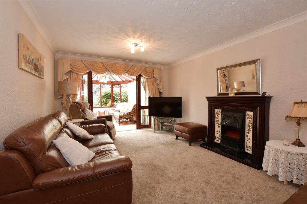 Lounge *