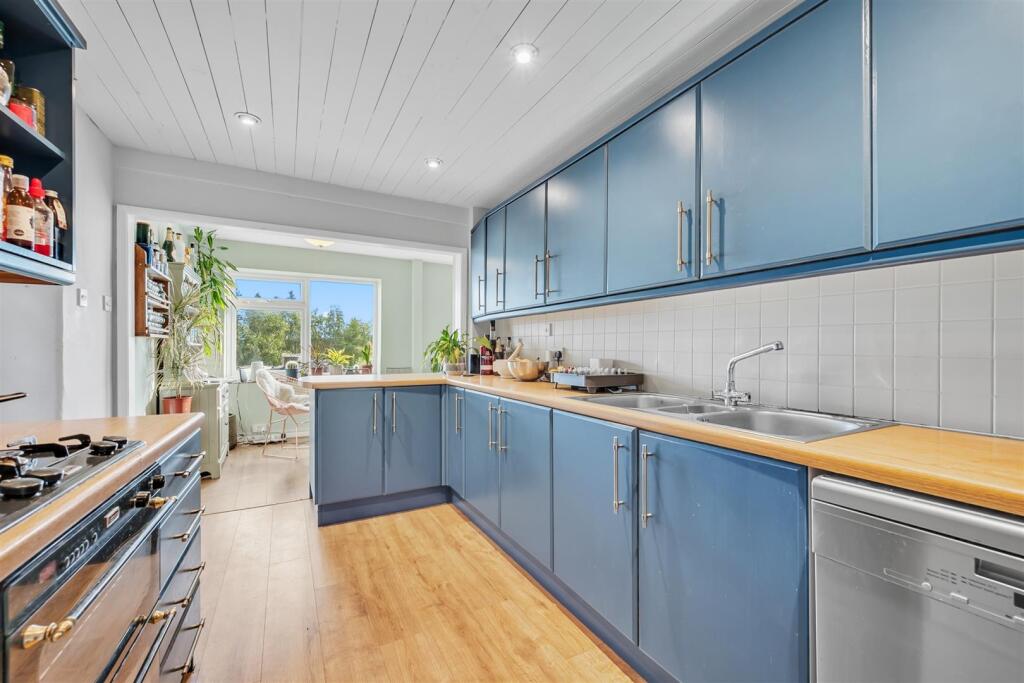 Kitchen to window.jpg