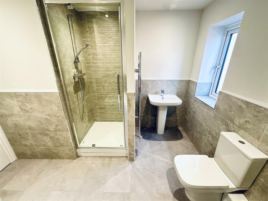 4Pc Family Bathroom