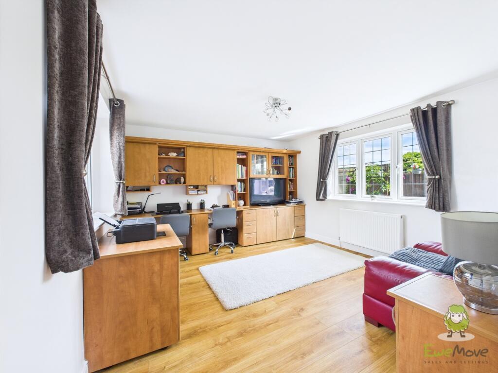 CAM01543G0-PR0132-STILL053