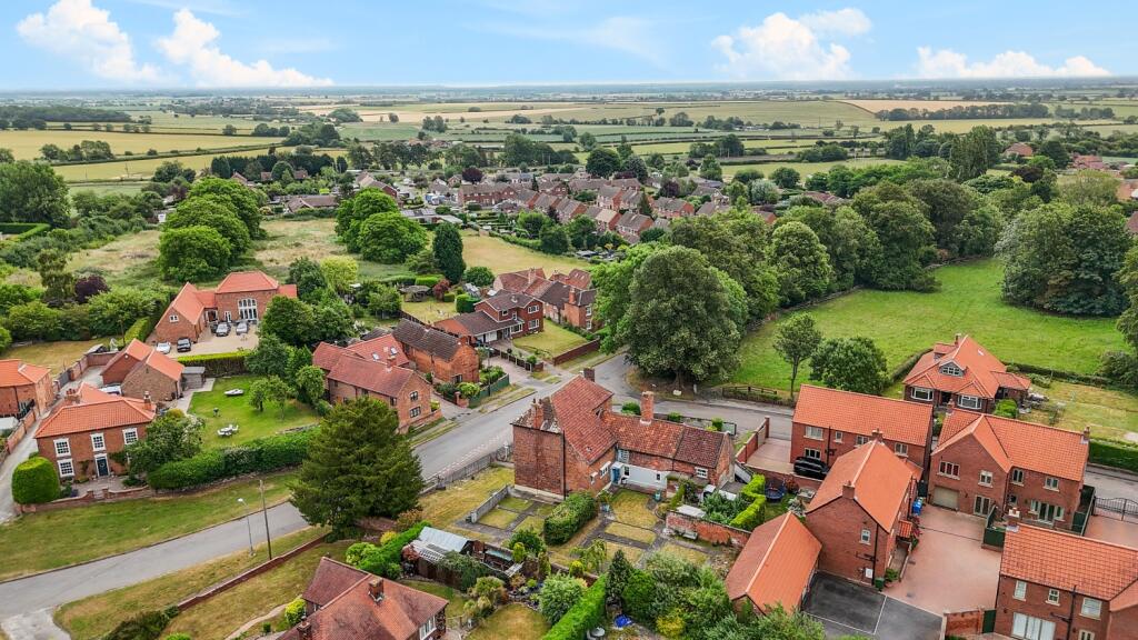 EweMove Estate Agent Scunthorpe South - Birds Eye 