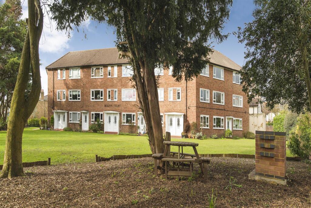 12 boleyn court ext2L.jpg