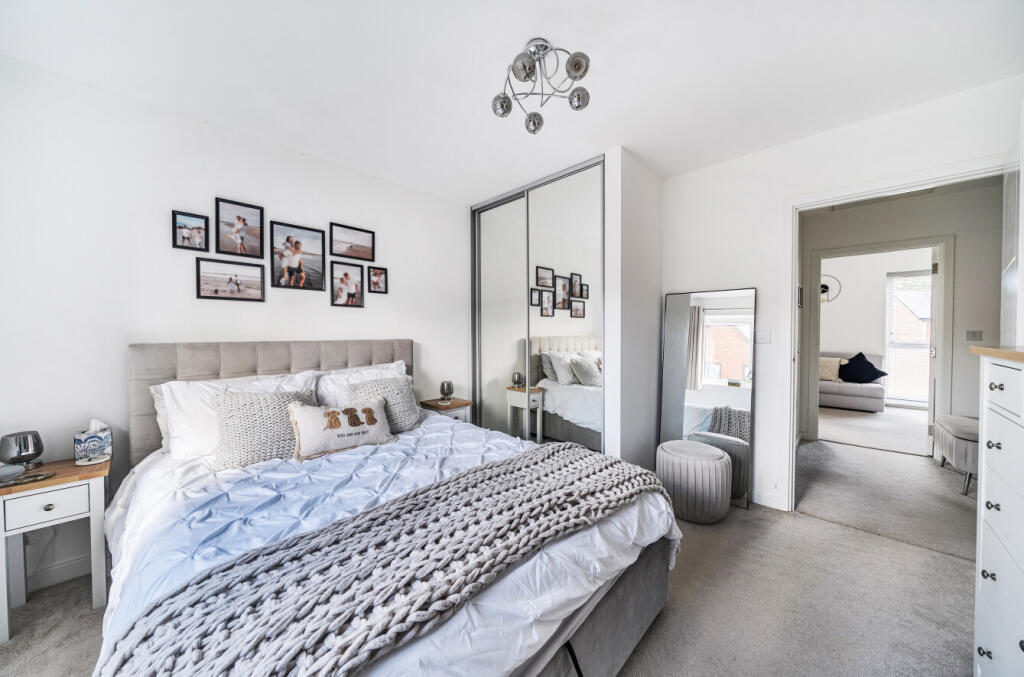 1348840-7-68bef42...