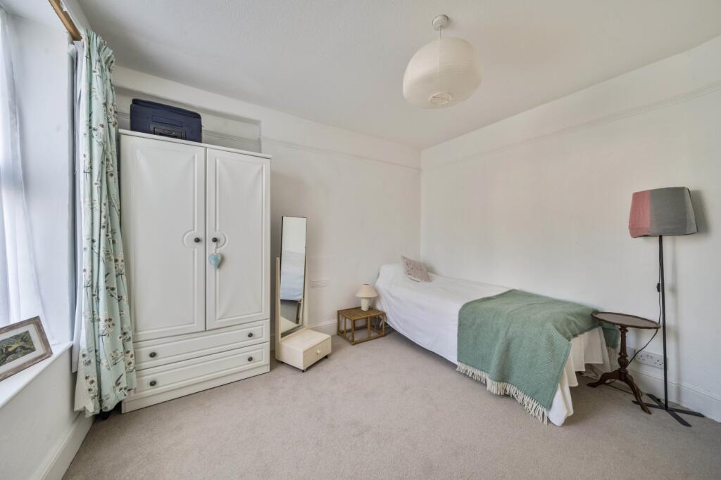 1357870-5-68d28532e8d13