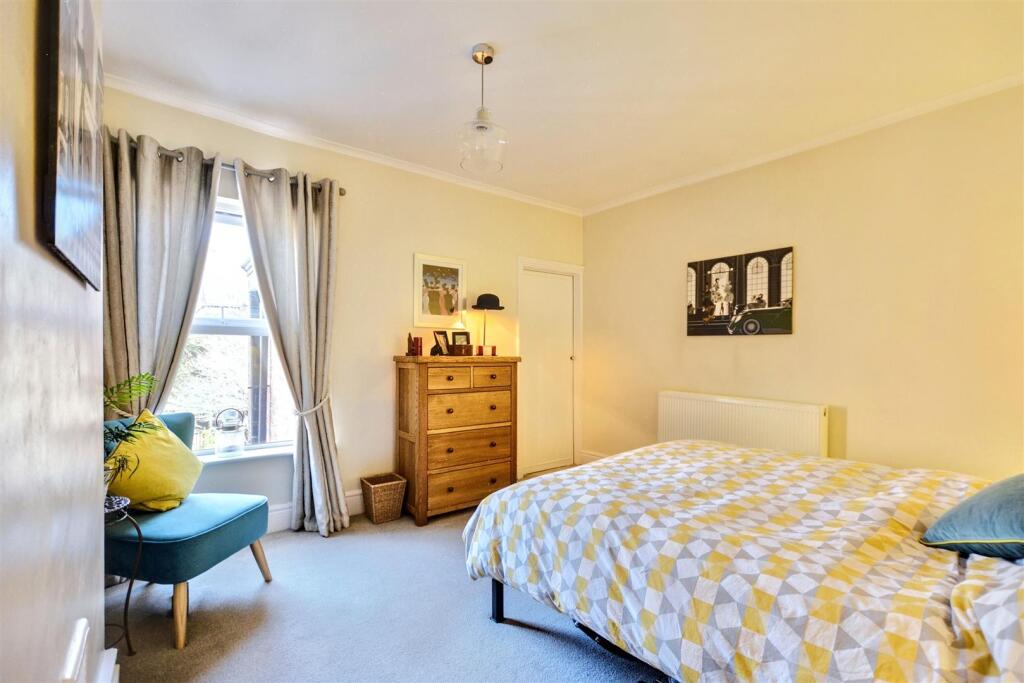 Bedroom 1_1.jpeg