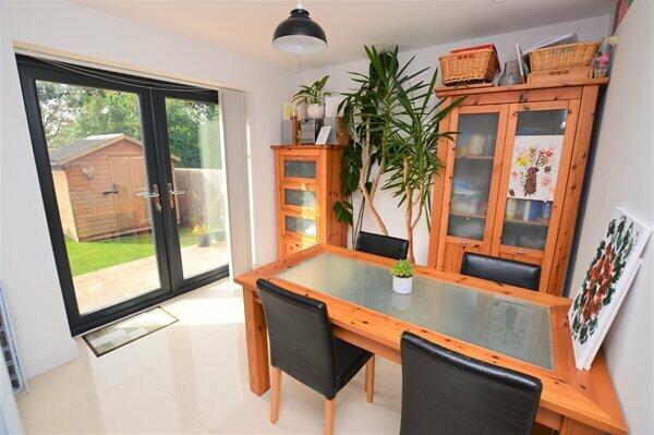 open plan kitchen/diner