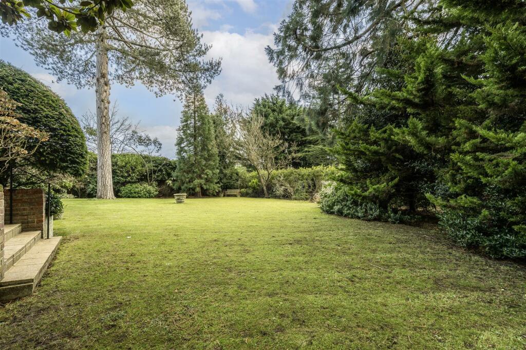 Davidson Frost-Wellings, DFW, Wellington House, Ay