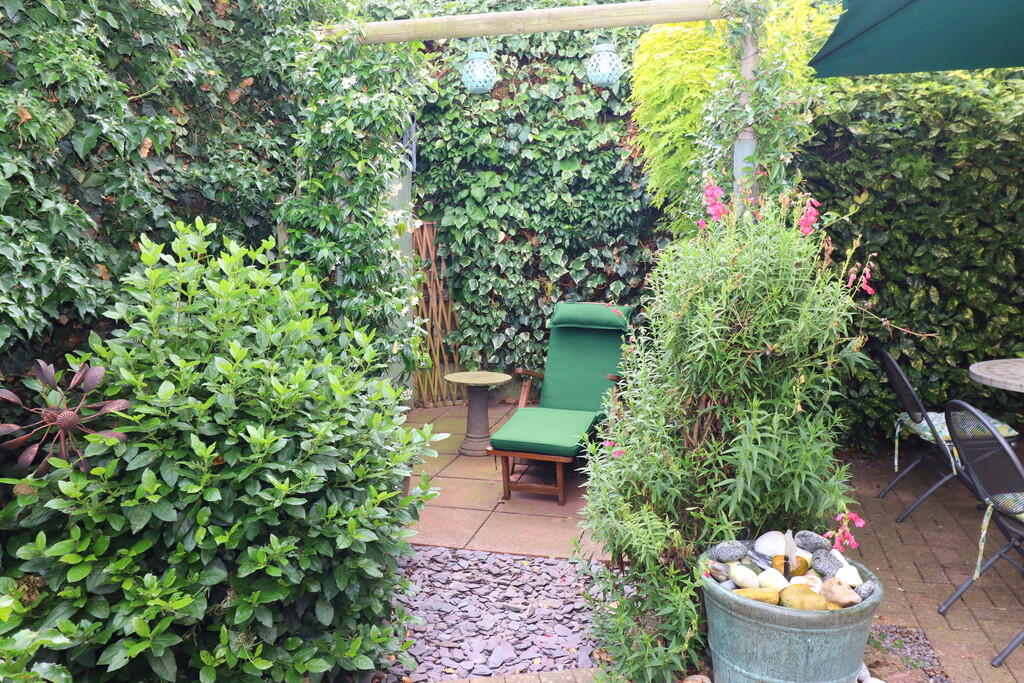 Garden Corner Sun...