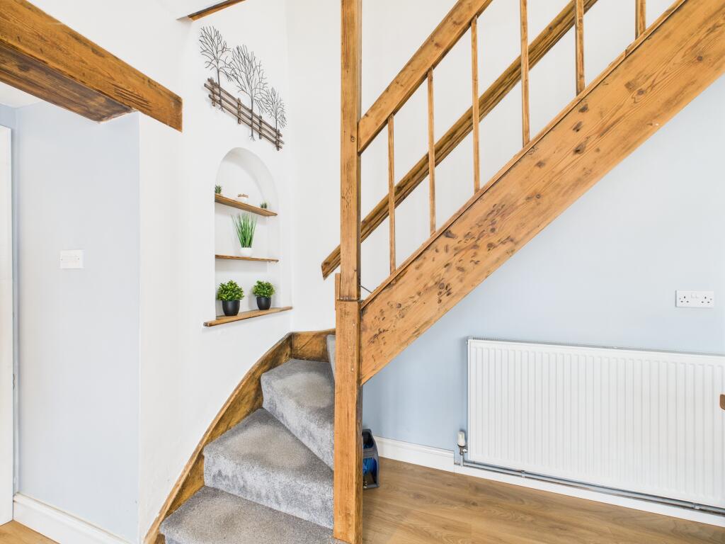 CAM02871G0-PR0472-STILL009