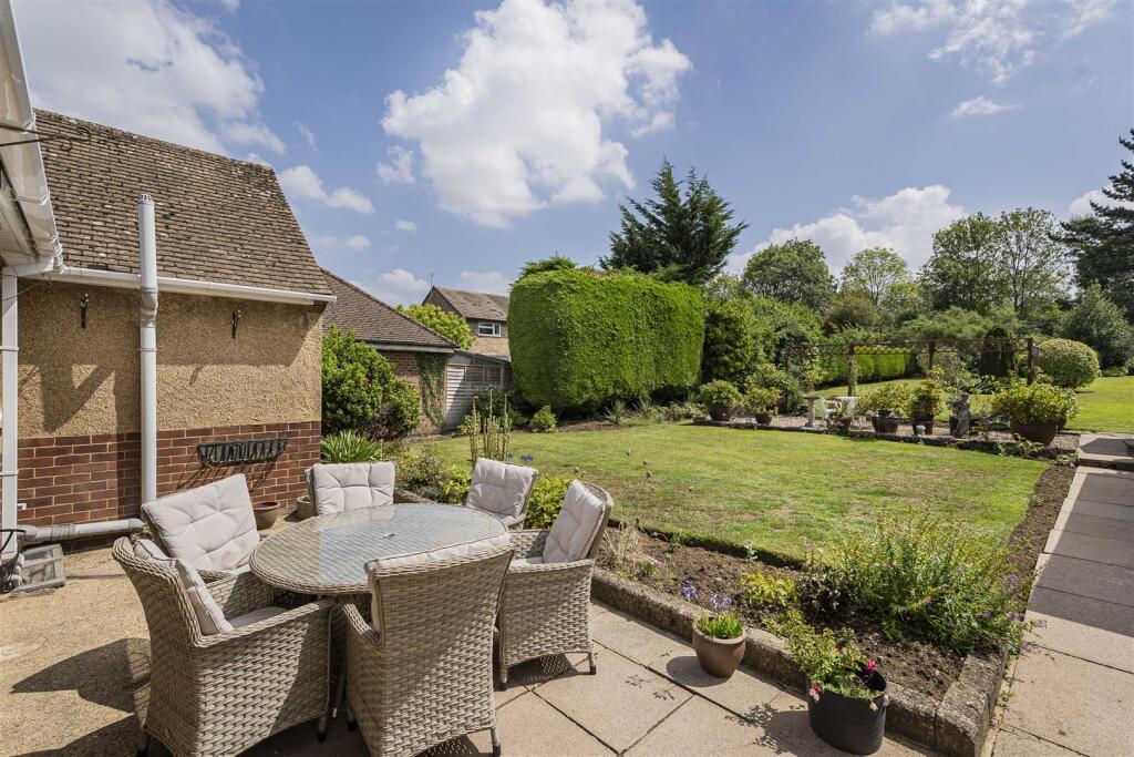 The Gables, Badby Road West