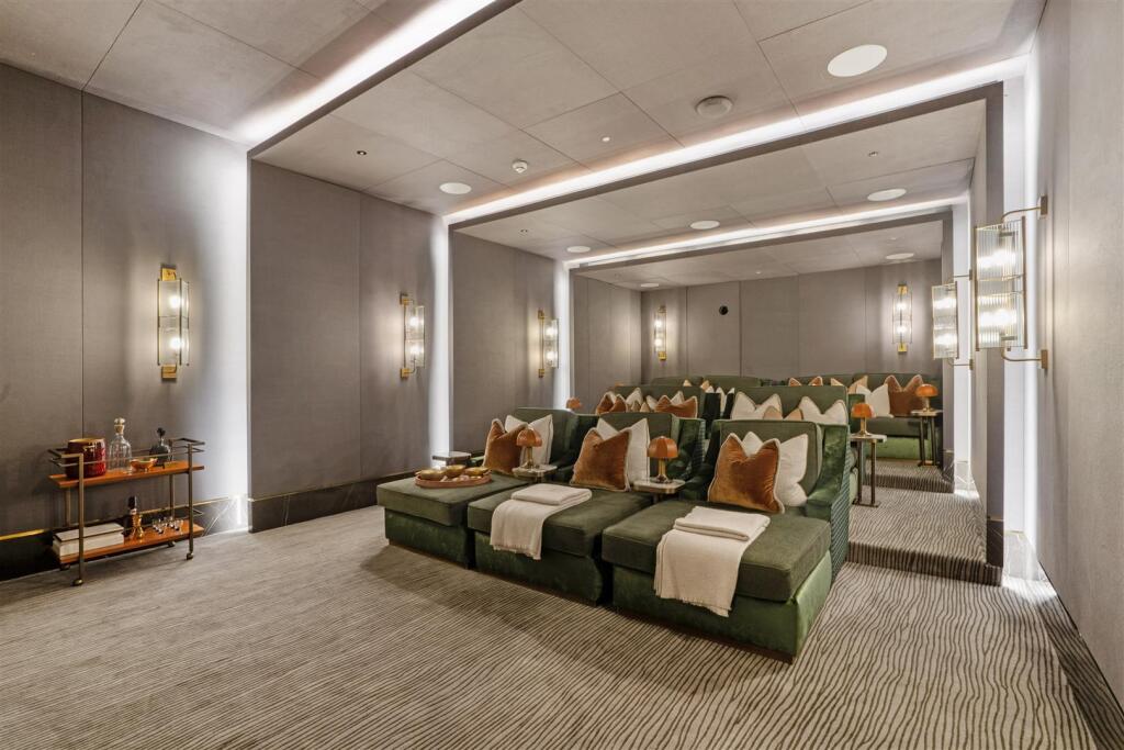 63412_Flat 6, 8 Whistler Square (15).jpg