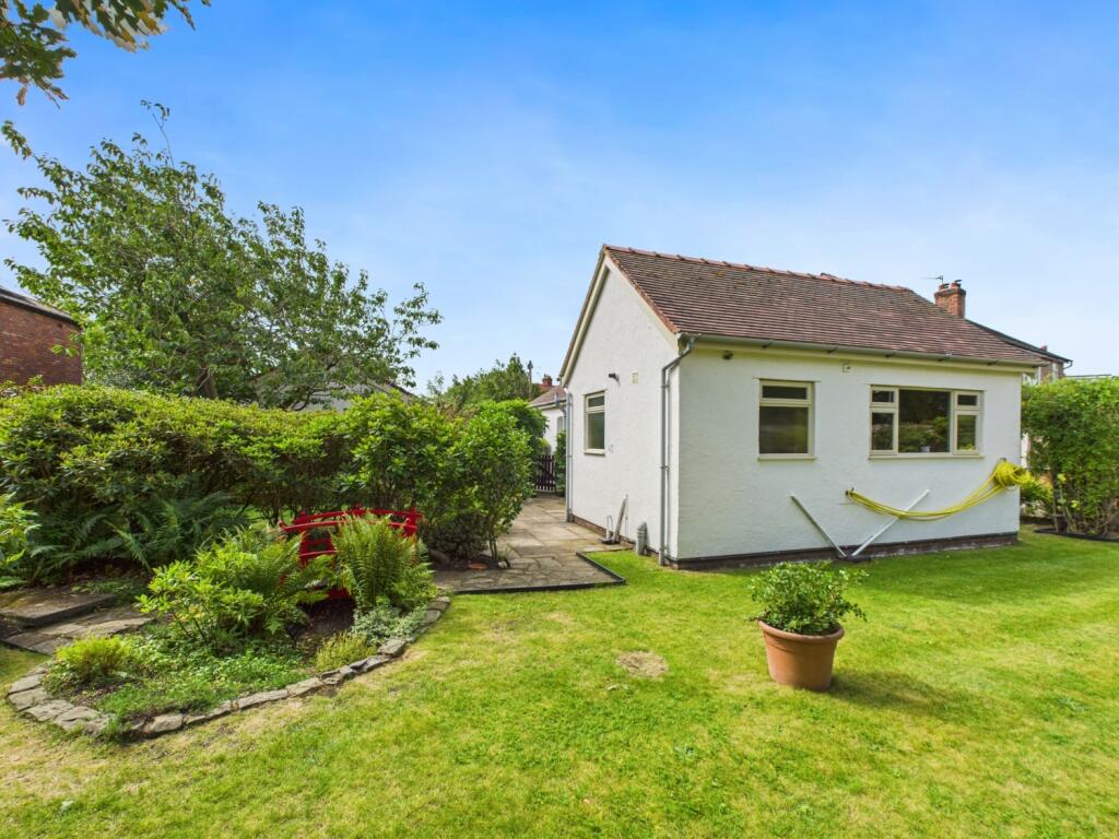 CAM02386G0-PR0138-STILL002