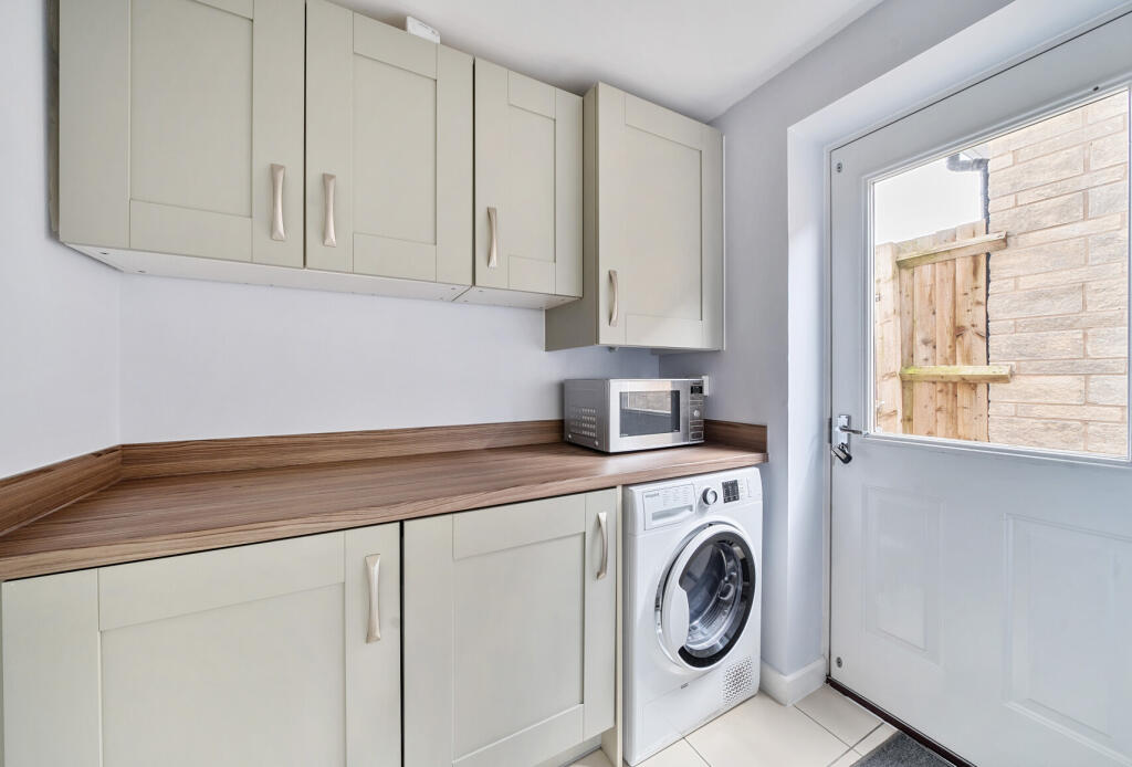 1299104-23-683072...