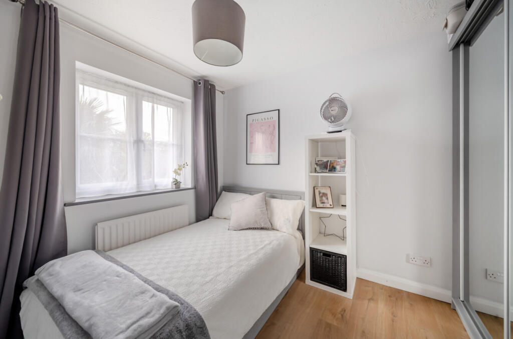 1384751-13-692970...