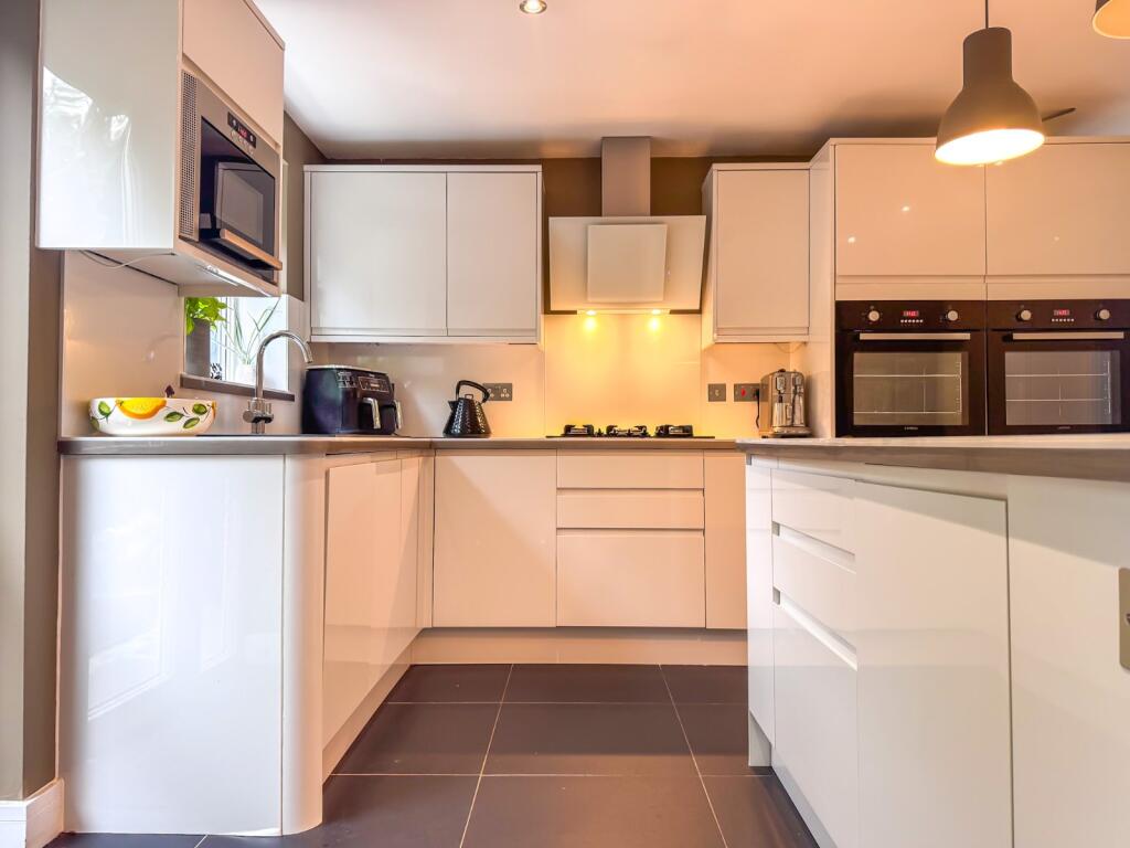 Kitchen/Breakfast Rm