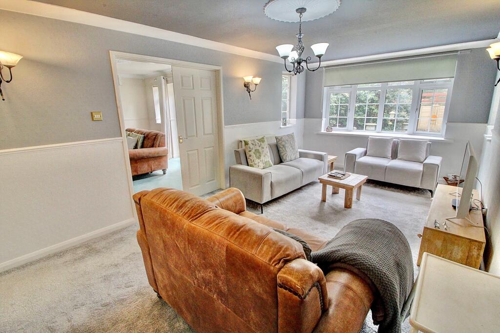 11. Dining Room/Sitting Room
