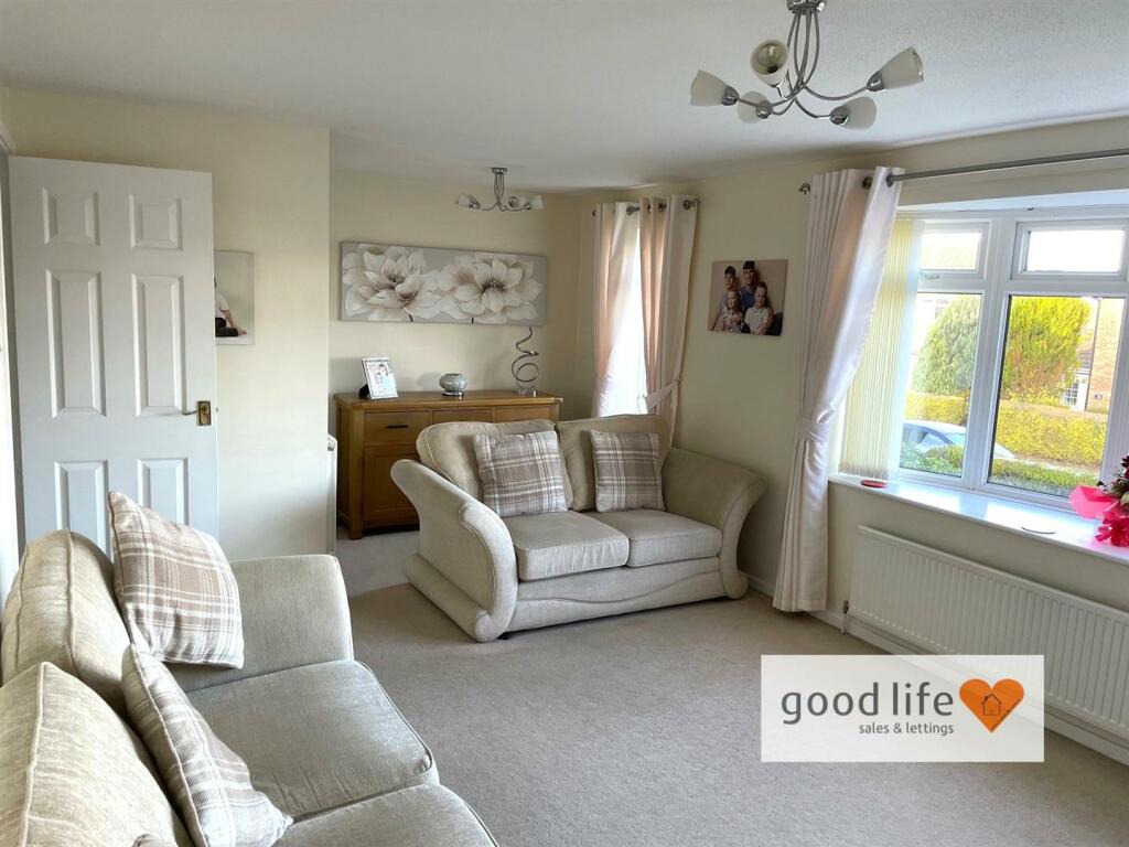 picture of lounge150bishopsway.jpg