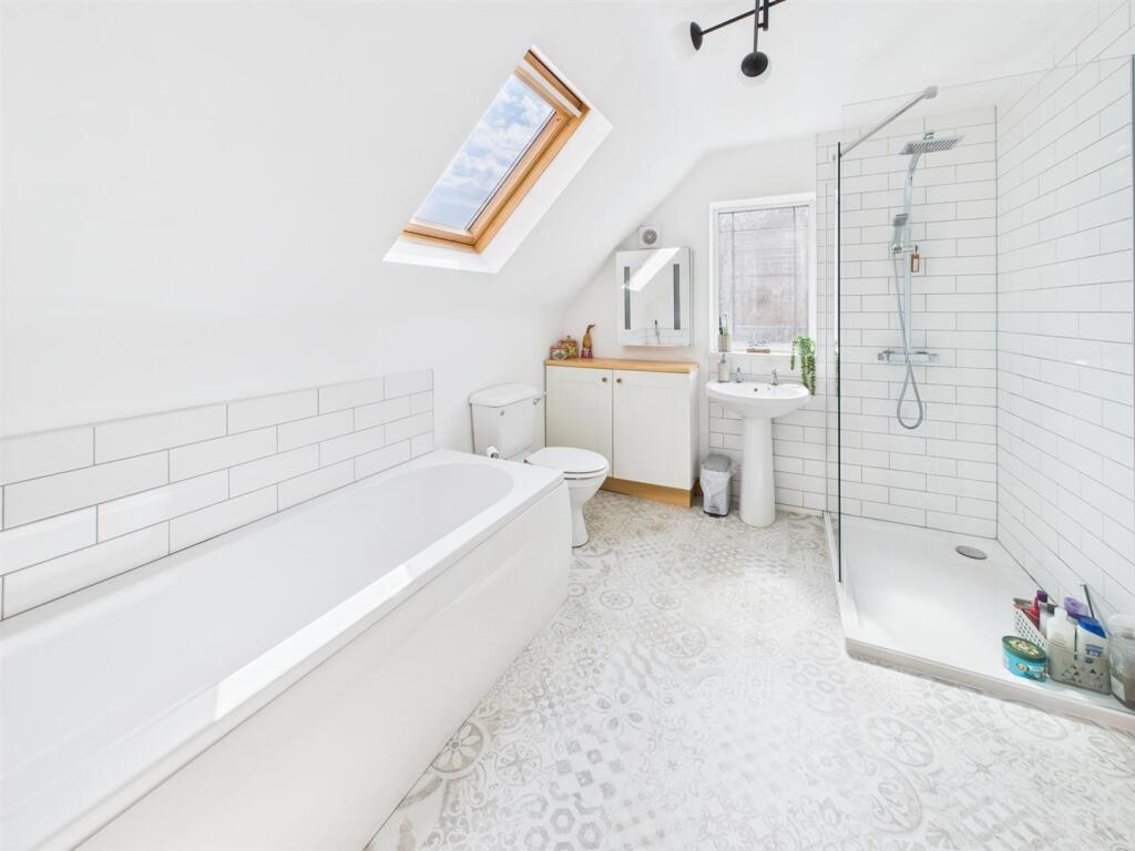 Large Family Bathroom