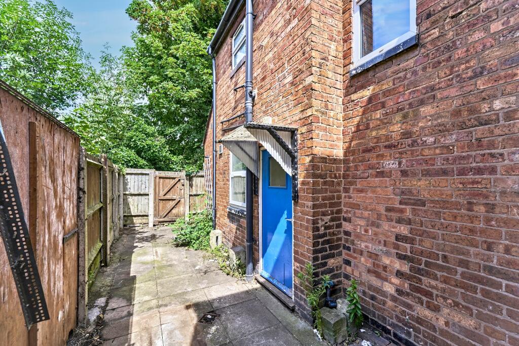 24 Hillary Street, Walsall, West Midlands, WS2 9BP