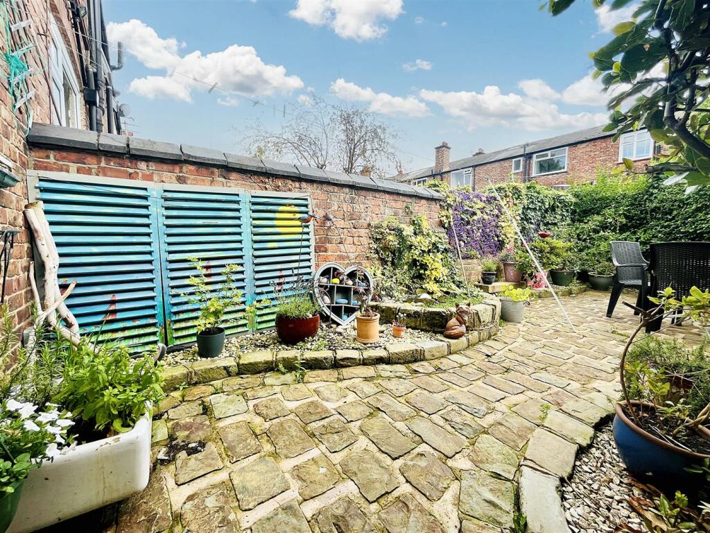 Courtyard Garden