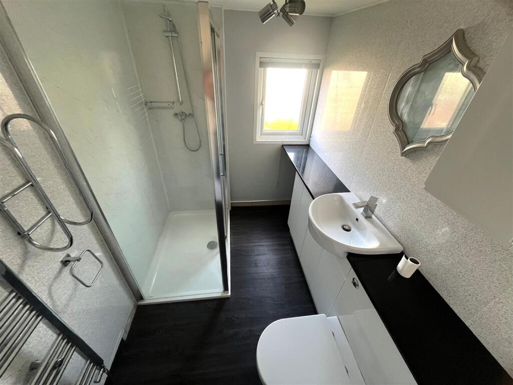 Shower room - Copy.jpg