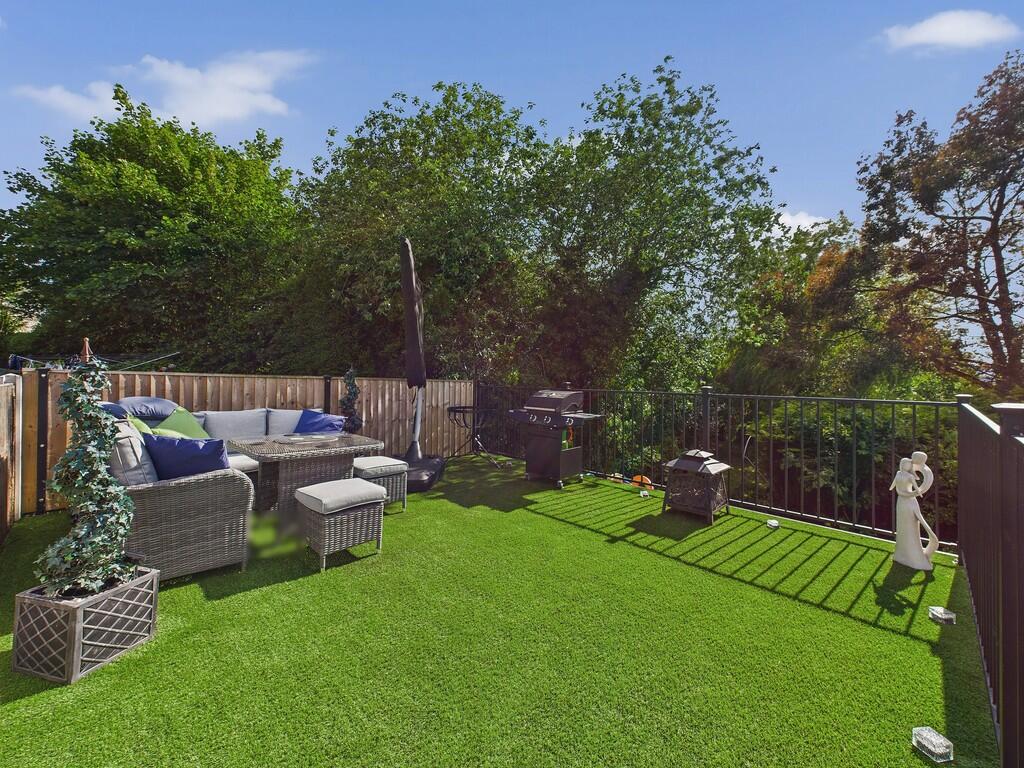 CAM04273G0-PR0131...