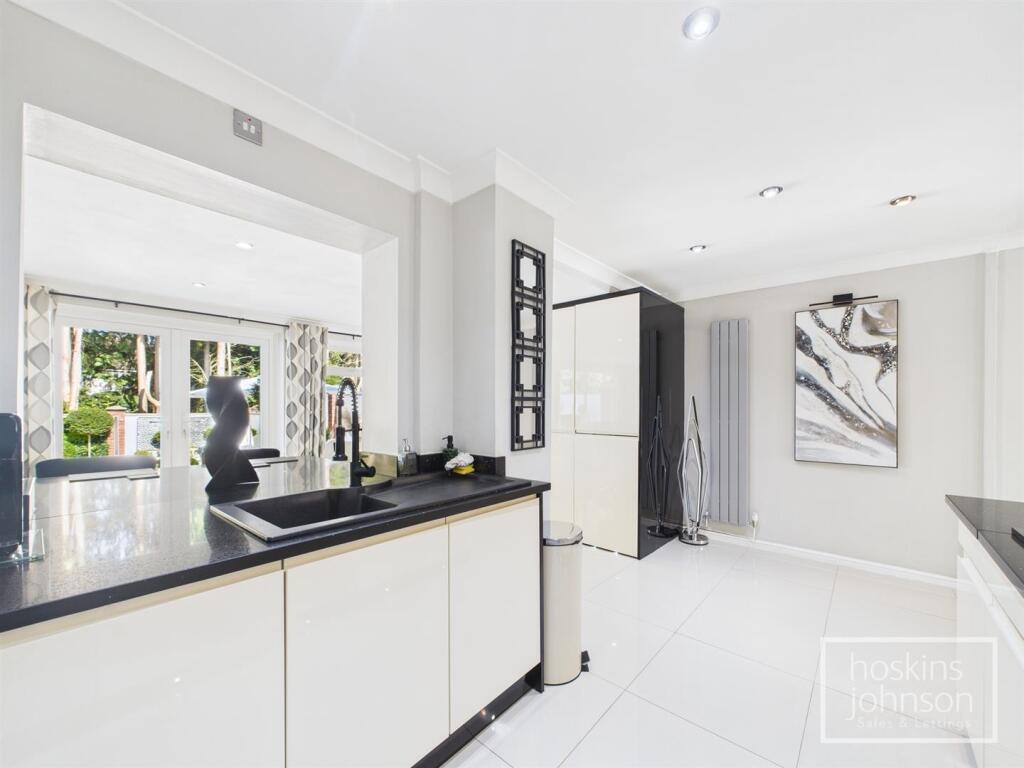 Kitchen/Breakfast Room