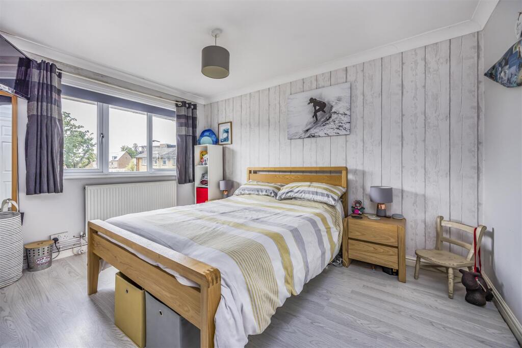 12 Passfield Walk, Havant-PorticoMarketing-SarahOl