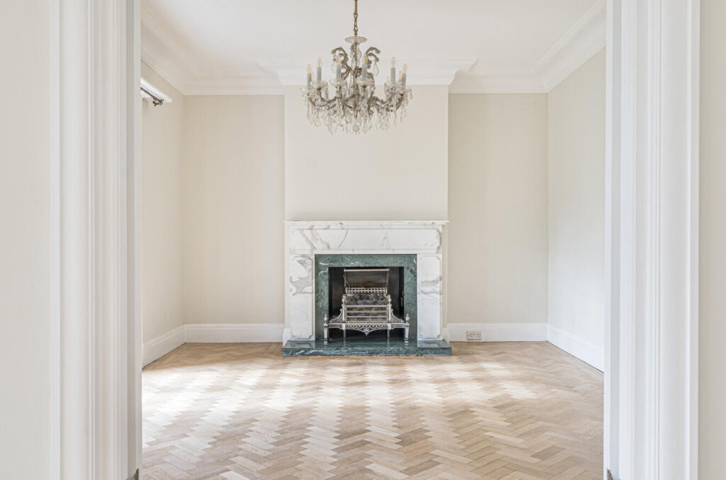 1360964-9-68de935...