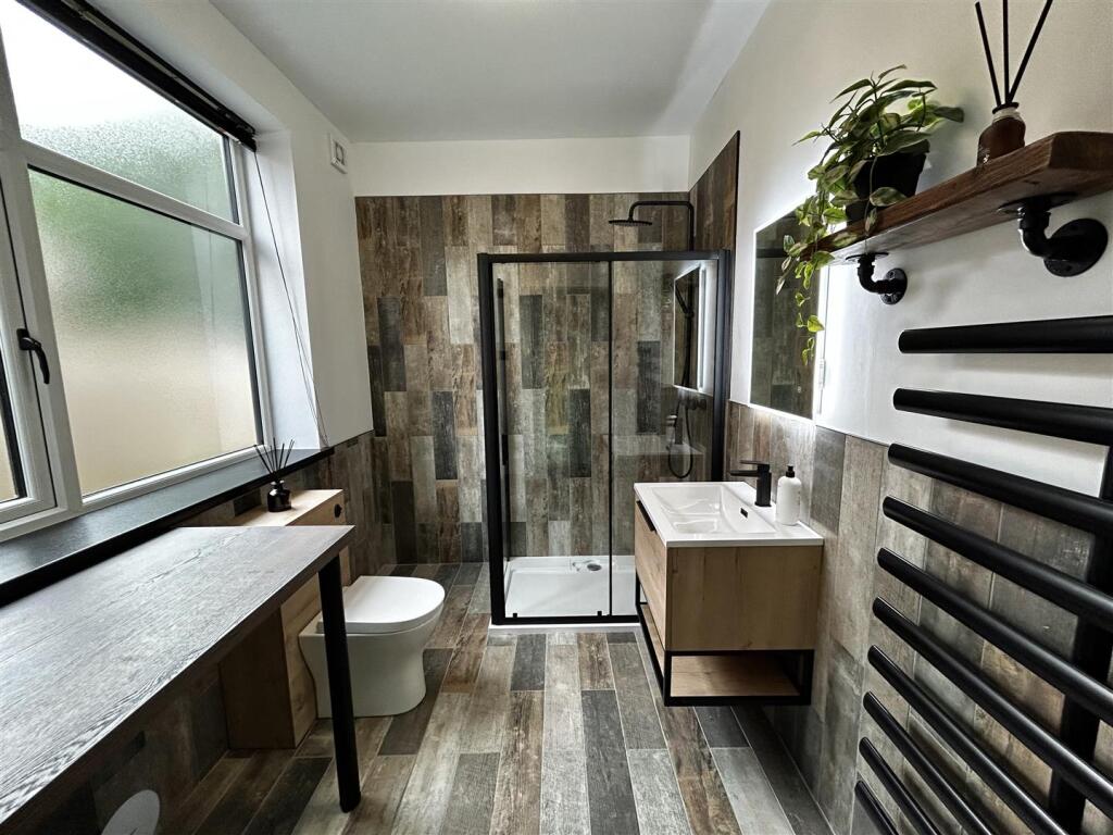 Shower Room/Utility