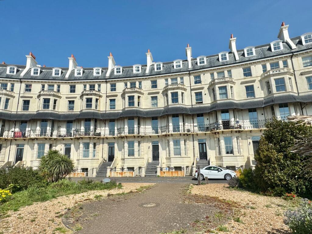 Marine Crescent