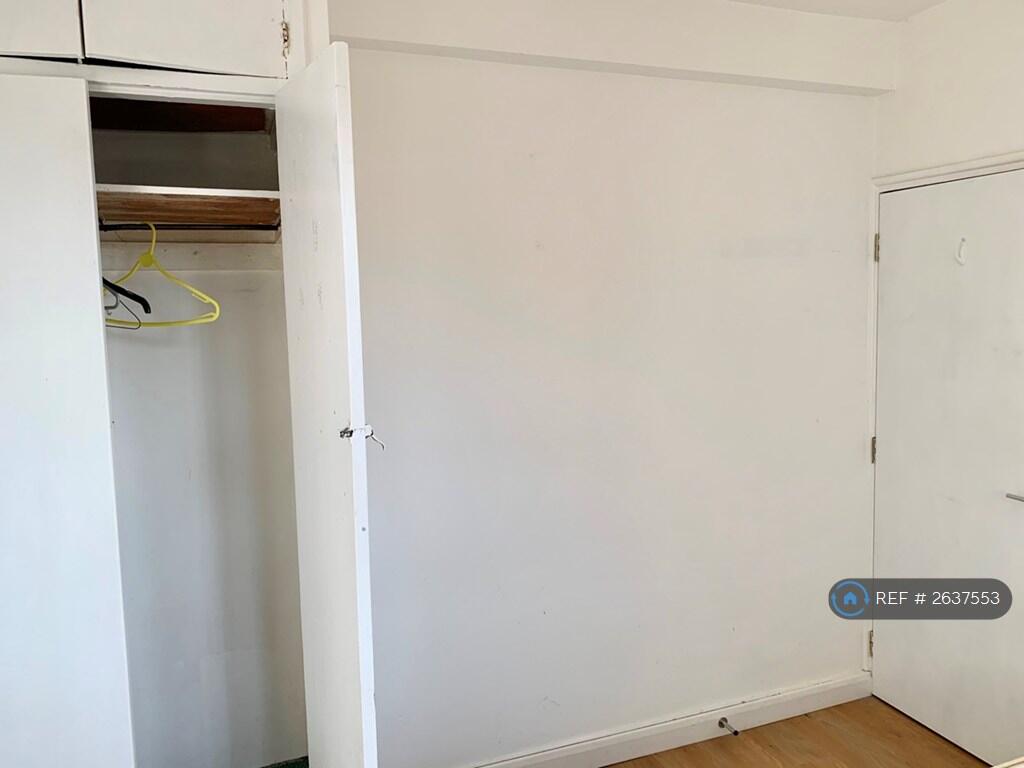 Bedroom 3 Pic 2
