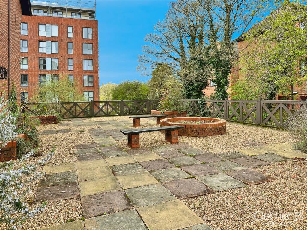 COMMUNAL GARDENS