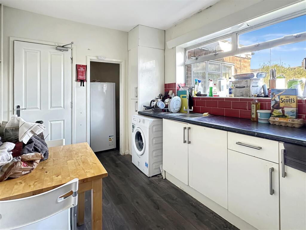 Kitchen (2)