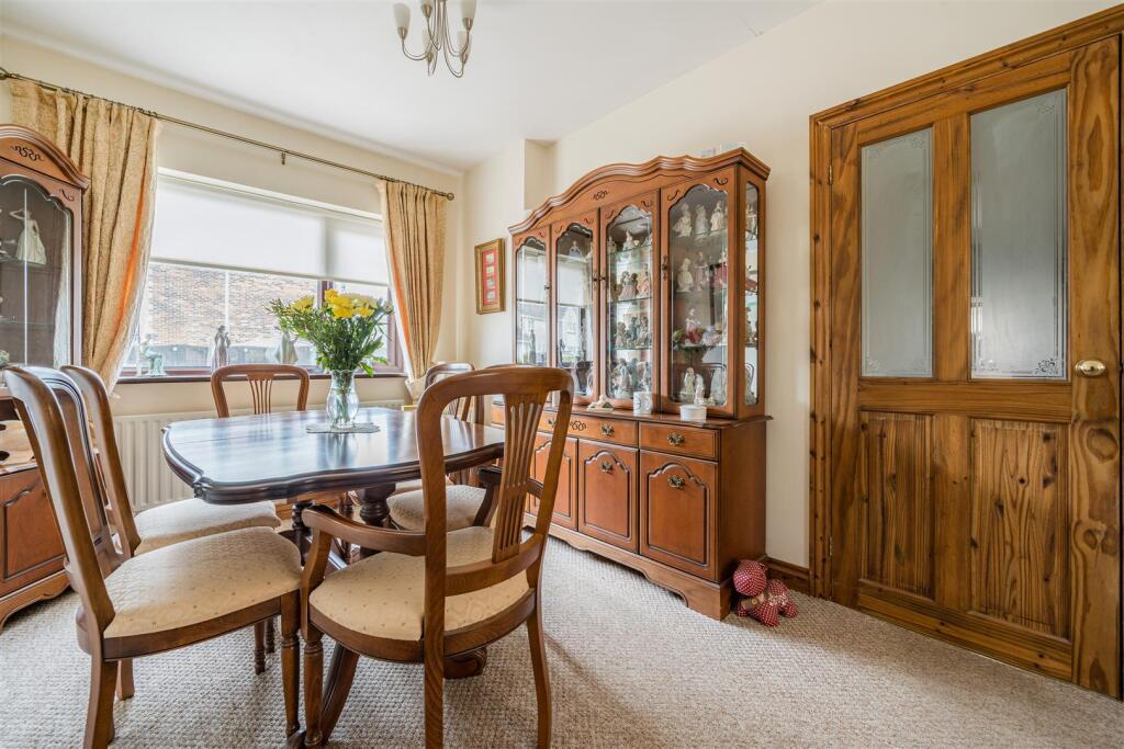 RECEPTION/DINING ROOM