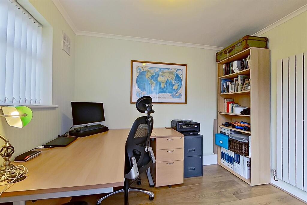 11. 19 Heath Croft Road inside-50 (Large).jpg