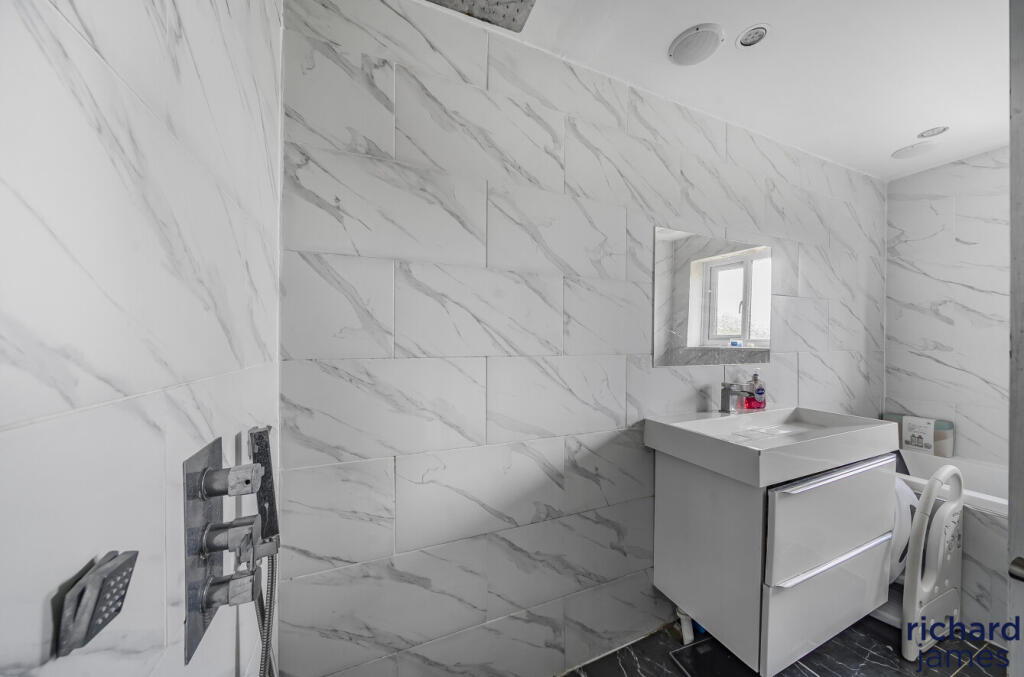 896a1b9c-b38c-417...