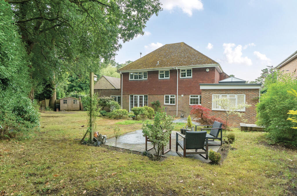 1328230-4-687fc04...