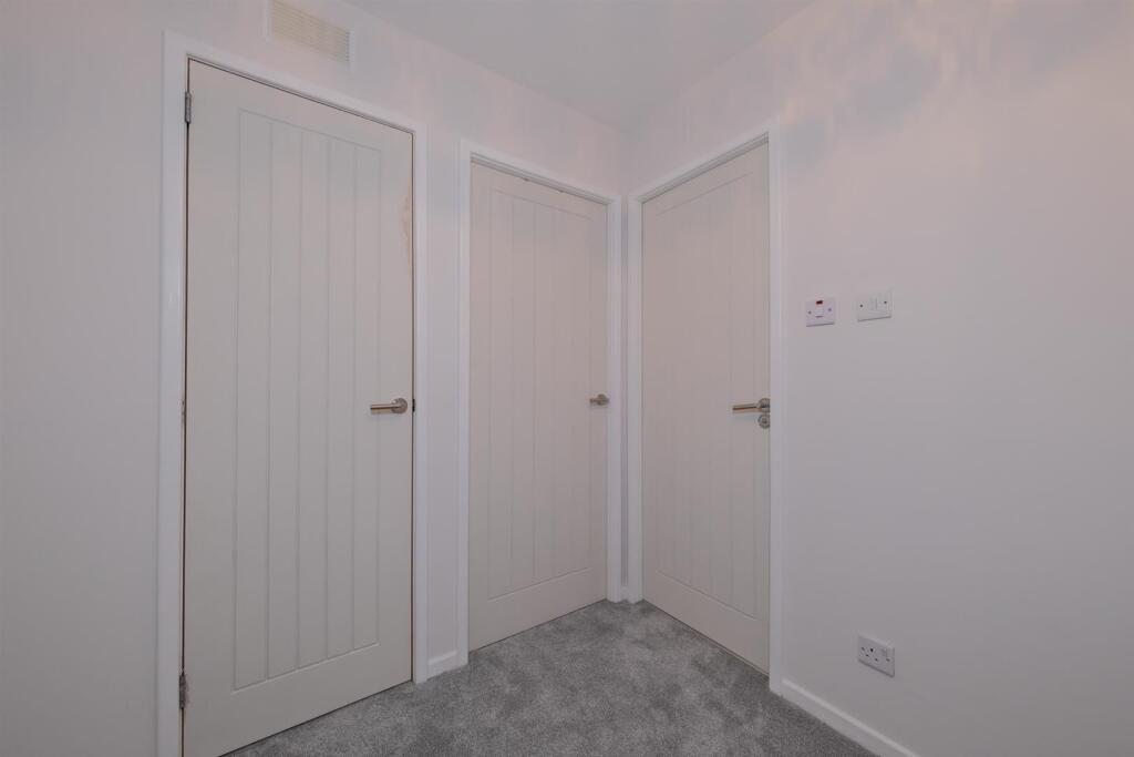 031-22 General Roy Way Carluke, ML8 4LP.jpg