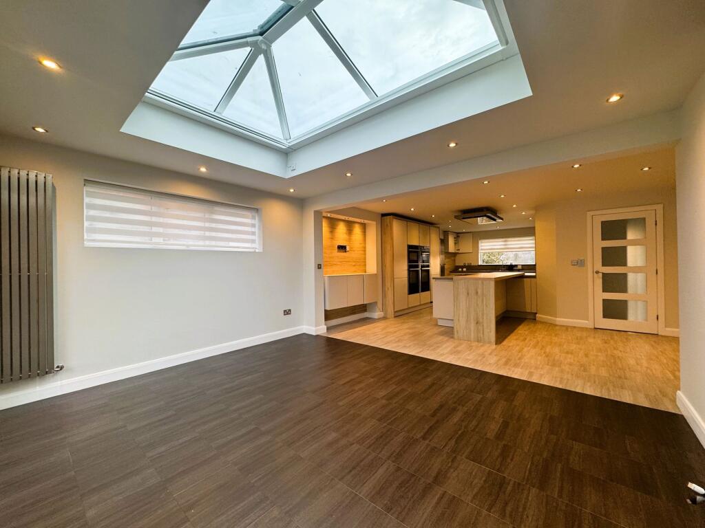 Open Plan Breakfast Kitchen &amp; Family Living Room