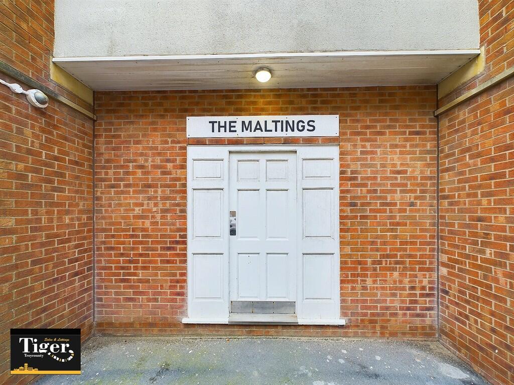 CAM02176G0-PR0488...