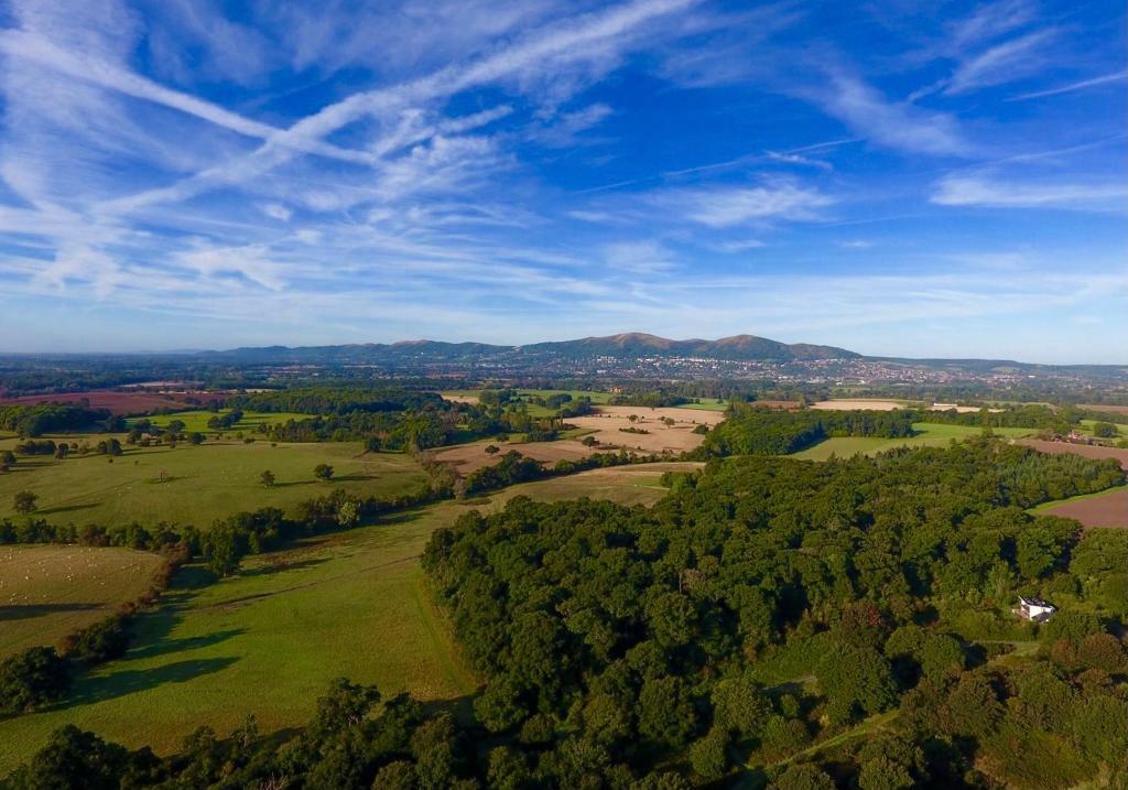 Gorgeous location with local walks