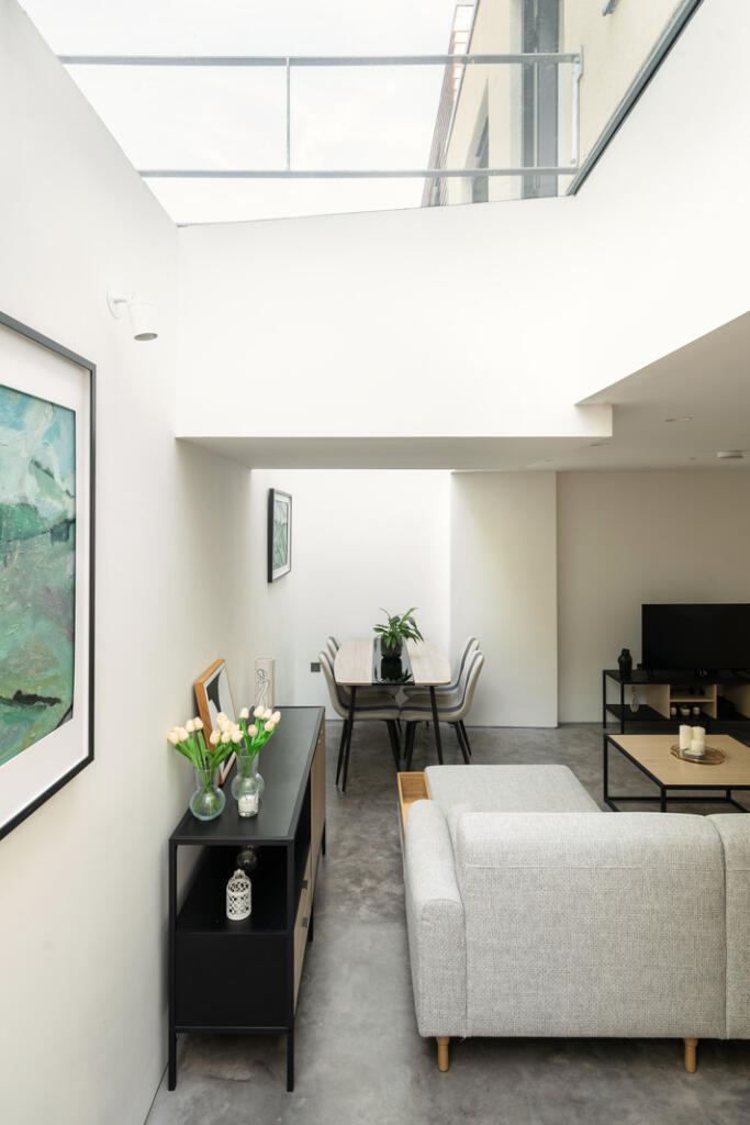 299056 - HILL-HOUSE-ROAD-10.jpg