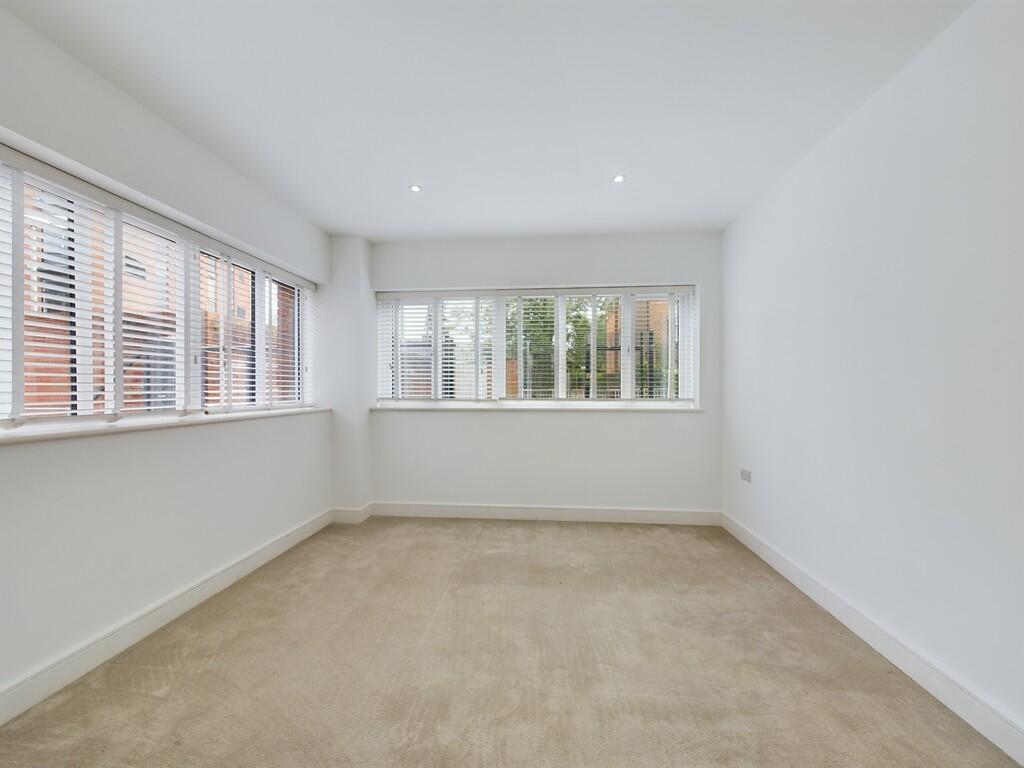 CAM04018G0-PR0067...