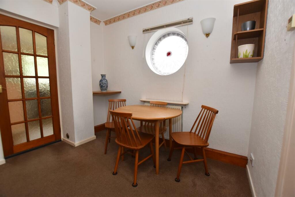 Breakfast Room.JPG