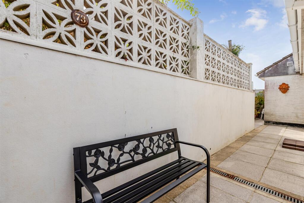 A07 - 73 Saffron Park Kingsbridge - 250811.jpg