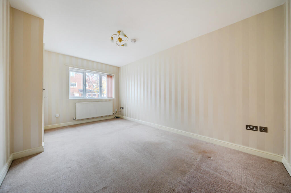 1373342-13-6901e6...