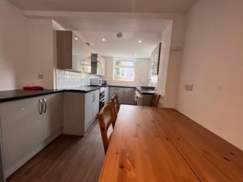 3 Totland Road - Kitchen (4)